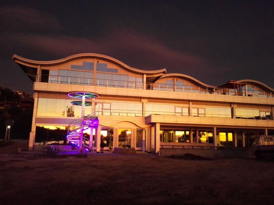 Crystal Beach Hotel Port Vila Exterior foto